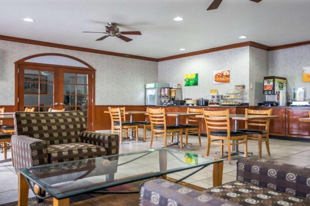 Quality Inn Peru Near Starved Rock State Park מראה חיצוני תמונה