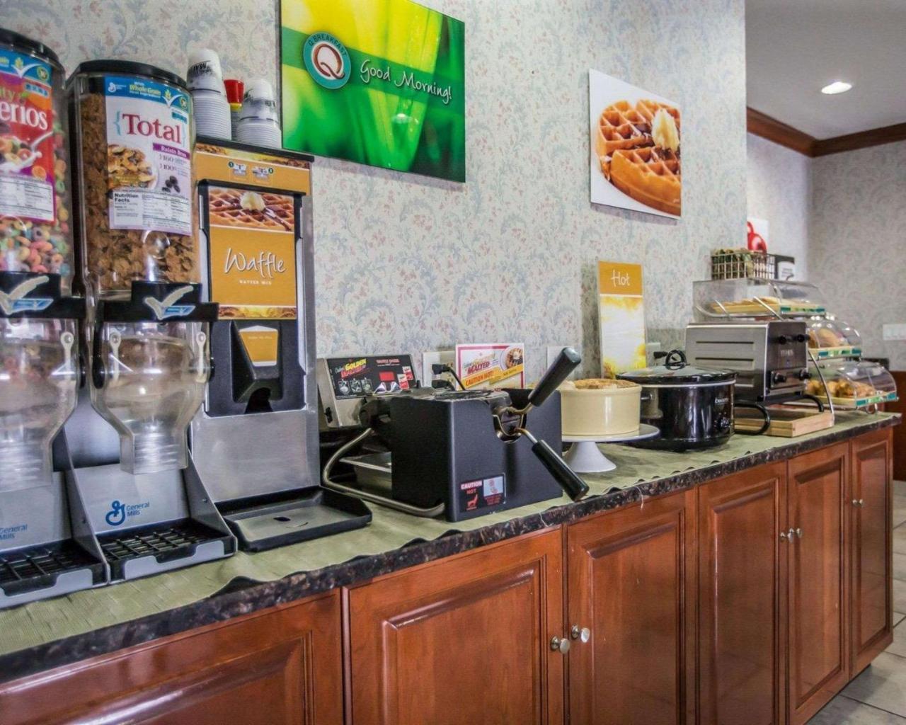 Quality Inn Peru Near Starved Rock State Park מראה חיצוני תמונה